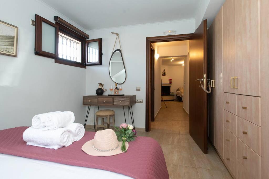Coast Horizon Apartment Romanos  Exterior foto